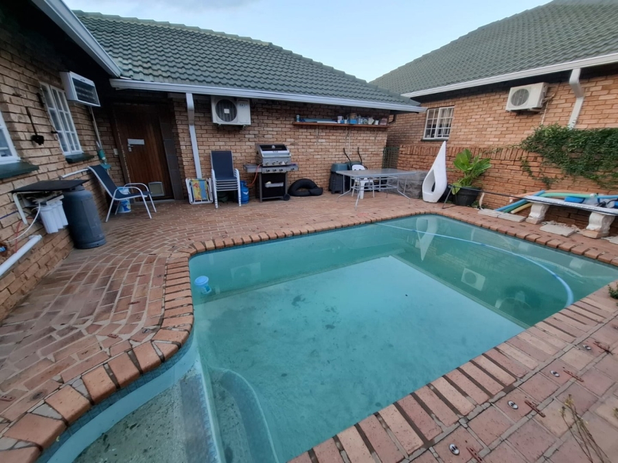 3 Bedroom Property for Sale in Boschdal North West